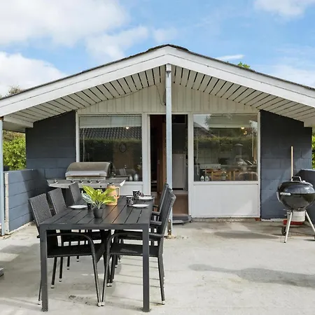 2 Bedroom In Ferienhaus *