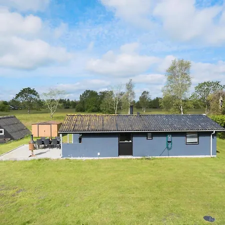 2 Bedroom In Ferienhaus Hadsund